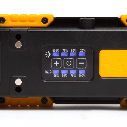 Phenom akkumulátoros LED reflektor - Fókuszálható - Szabályozható - 1500 lumen