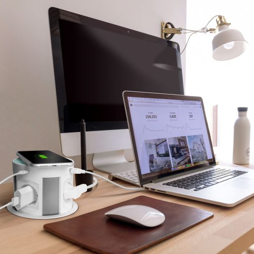 Rejtett süllyeszthető elosztó 4 konnektorral, USB-A és USB-C portokkal, vezeték nélküli töltőpaddal