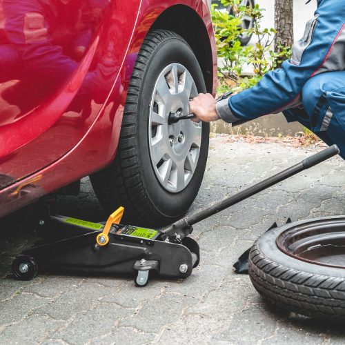 M.N.C. Krokodil emelő