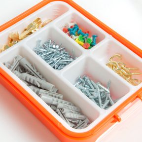  Csavar - Szeg - Tipli